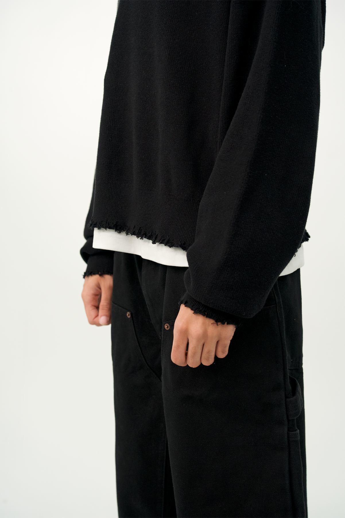 DESTROY KNIT - BLACK